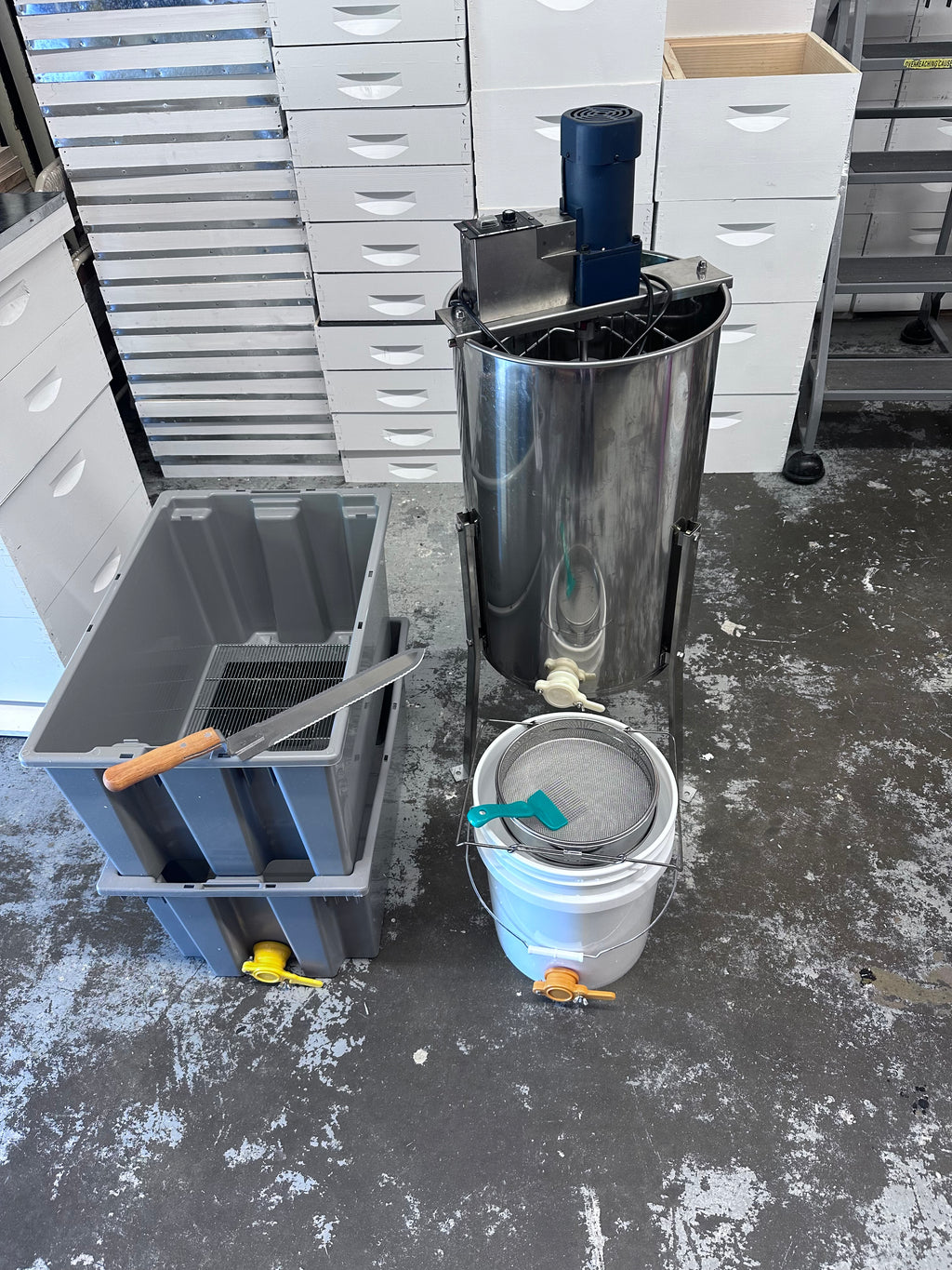 3 Frame Electric Honey Extraction Kit - Rental