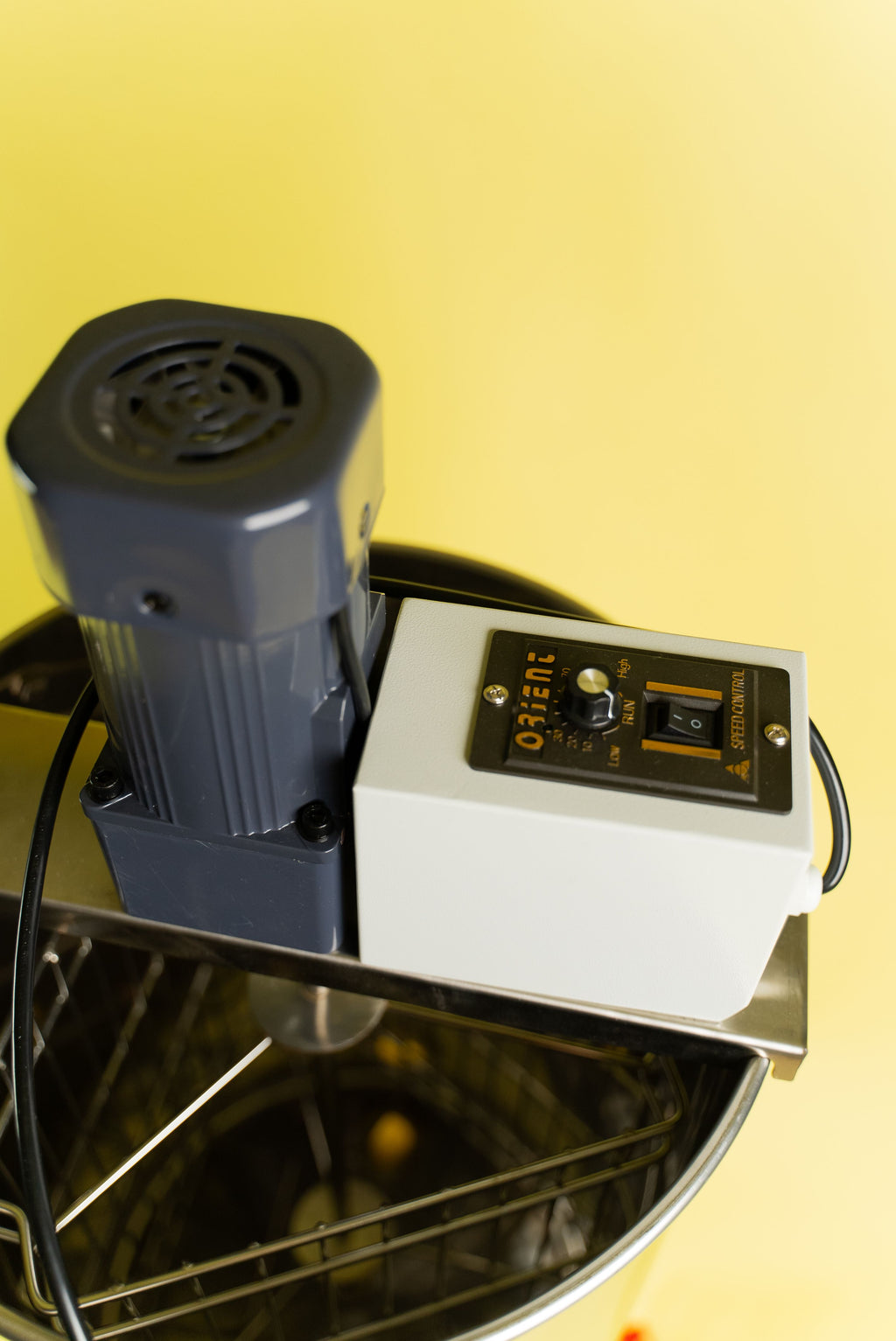 EXTRACTOR - 3 FRAME STAINLESS STEEL MOTORIZED